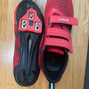 Peloton compatible cycling shoes. Women’s size 41 (9.5)